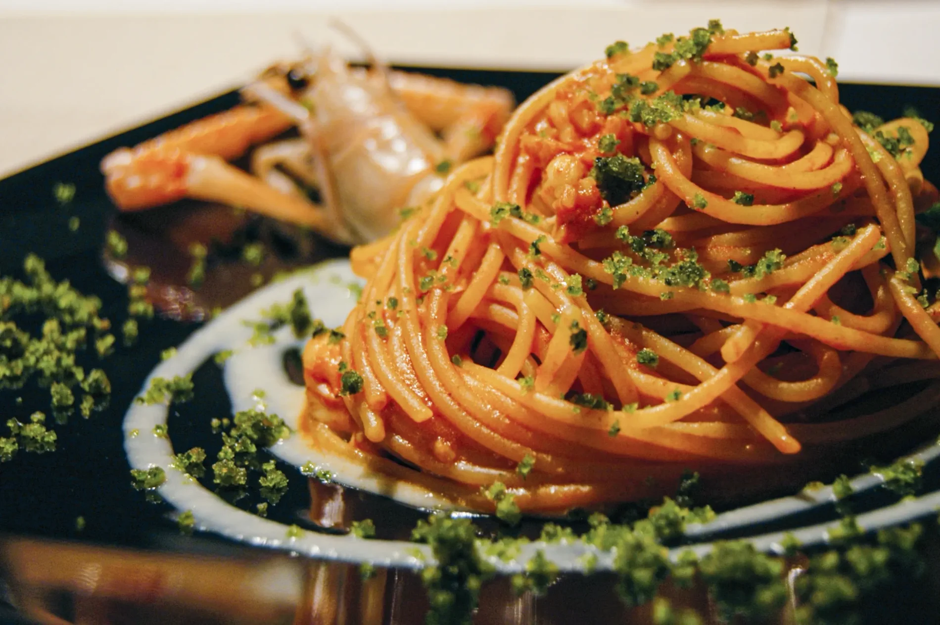 SPAGHETTI ALLA BUSARA DI SCAMPI FRESCHI
